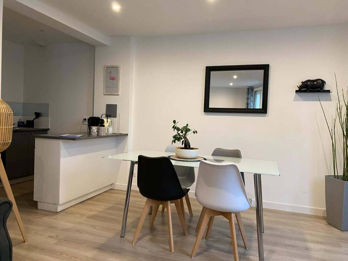 Appartement Cholet Les Halles Cote Jardin Exterior photo